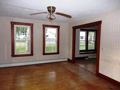 21 Crosby St, Dexter, ME 04930 - photo 4