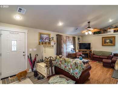 115 Arnold Ln, Myrtle Creek, OR 97457 - photo 6