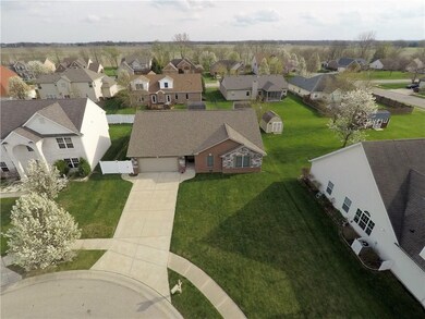1709 Williamsburg Cir, Franklin, IN 46131 - photo 2