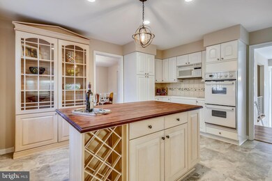 12014 Canter Ln, Reston, VA 20191 - photo 5
