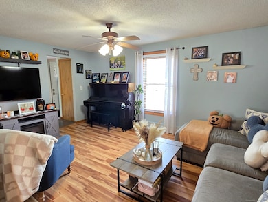 28 Wilson St, Plainville, CT 06062 - photo 3