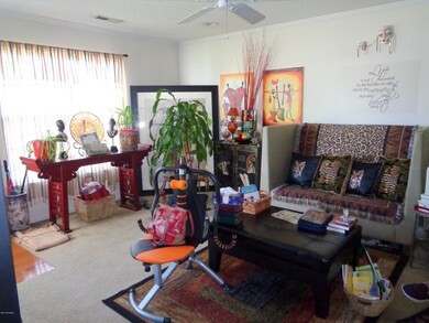 1117 Masters Ln unit B, Greenville, NC 27834 - photo 6