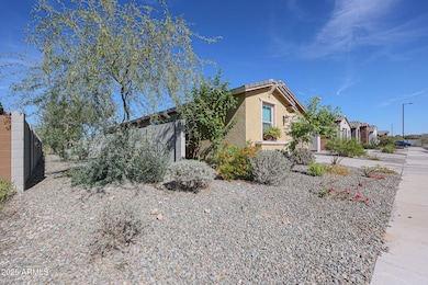 1634 W Monte Way, Phoenix, AZ 85041 - photo 4