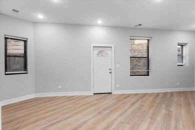 3001 N Central Park Ave unit 5, Chicago, IL 60618 - photo 2