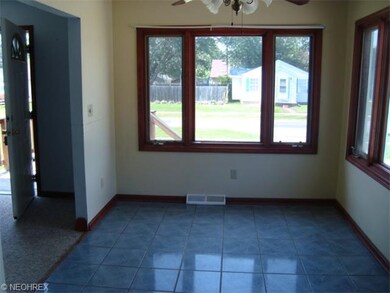 705 Kenilworth Ave, Sheffield Lake, OH 44054 - photo 7