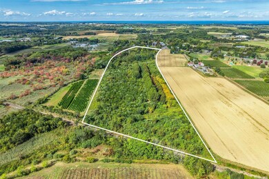 1117 Main Rd, Riverhead, NY 11901 - photo 2