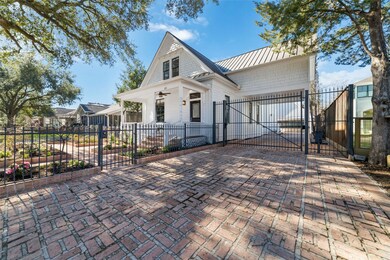 829 Arlington St, Houston, TX 77007 - photo 2