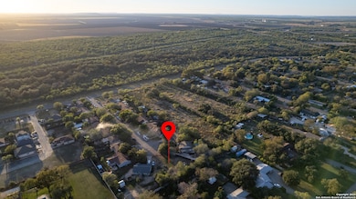 11 Rosebud Cir, Uvalde, TX 78801 - photo 6