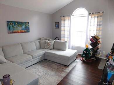 44872 Marigold Dr unit 338, Sterling Heights, MI 48314 - photo 6