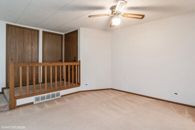 1258 Chalet Rd unit 101, Naperville, IL 60563 - photo 4