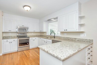 28 Homestead Ln, Greenwich, CT 06831 - photo 3