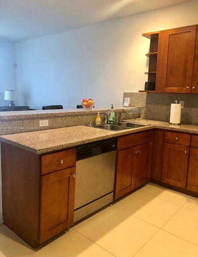 10881 NW 75th St, Doral, FL 33178 - photo 6