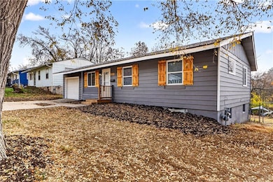 7409 E 51st St, Kansas City, MO 64129 - photo 2