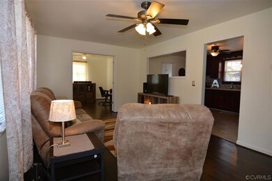Great Flow Between the Living Room and Kitchen