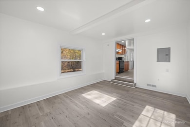 unlisted-address, Carpentersville, IL 60110 - photo 3