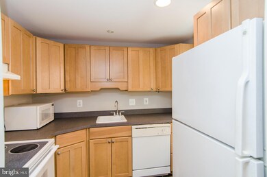 515 S Ann St unit 2, Baltimore, MD 21231 - photo 3