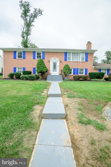 5808 Sir Galahad Rd, Glenn Dale, MD 20769 - photo 4