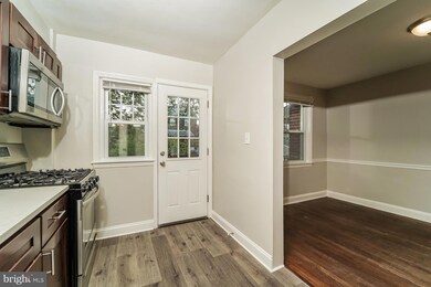 8624 Oak Rd, Parkville, MD 21234 - photo 6