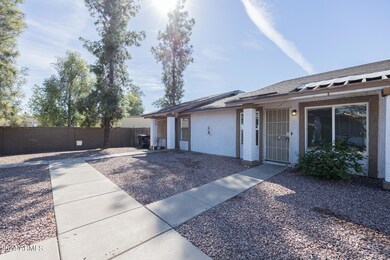 2807 E Capri Cir unit 3, Mesa, AZ 85204 - photo 3