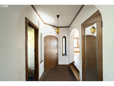 3880 NE Wistaria Dr, Portland, OR 97212 - photo 6