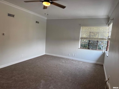 405 W Columbia Ave unit 6, Davenport, IA 52803 - photo 2