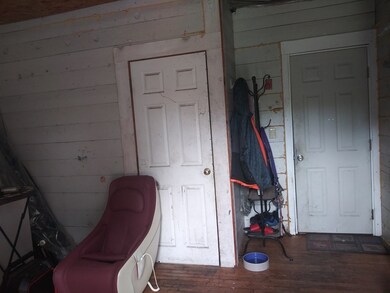 564 E Main St unit 566, Orange, MA 01364 - photo 6