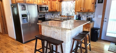 ISLAND KITCHEN