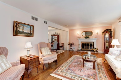020_81_Dwight_Rd_194085_237180