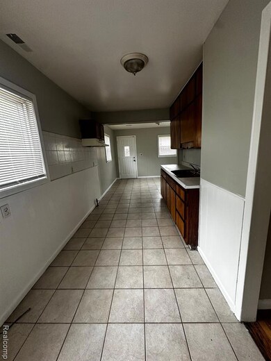 20818 Atlantic Ave, Warren, MI 48091 - photo 4