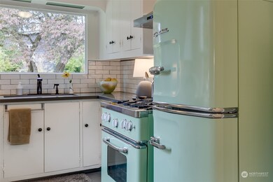 1002 Euclid Ave, Edmonds, WA 98020 - photo 6