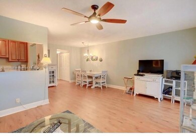 146 Windsor E unit G, West Palm Beach, FL 33417 - photo 3