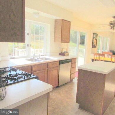 2820 Cleeve Hill Ct, Woodbridge, VA 22191 - photo 7