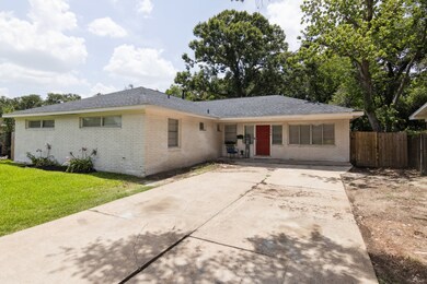 1606 Oaks Dr, Pasadena, TX 77502 - photo 3