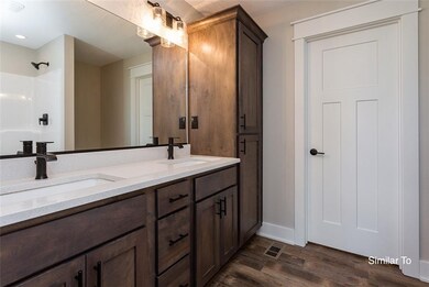 9917 Marnewood Dr, Johnston, IA 50131 - photo 6