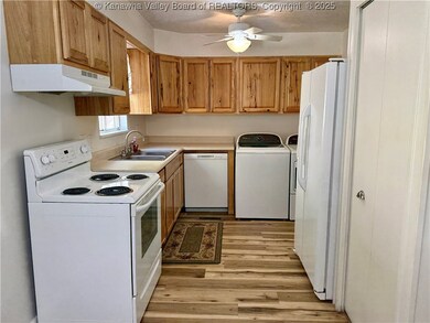 109 Hall St, Ripley, WV 25271 - photo 2