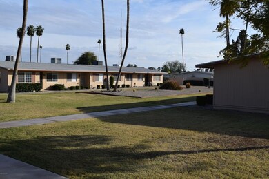 10862 W Santa fe Dr, Sun City, AZ 85351 - photo 3
