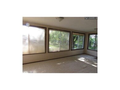 FAMILY ROOM WITH LOVELY VIEW. LIVING ROOM IS ADJAC