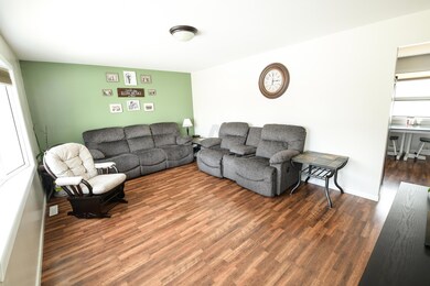 1434 S 19th St, Grand Forks, ND 58201 - photo 2