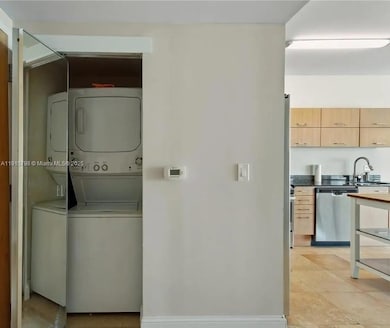 Wind by Neo unit 1709, Miami, FL 33130 - photo 5