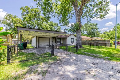 7637 Delavan Dr, Houston, TX 77028 - photo 2