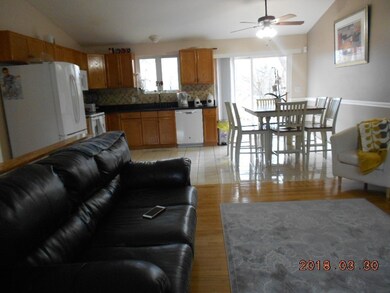 21 Benson St, Worcester, MA 01604 - photo 4