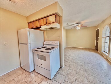 3021 Sycamore Ave unit 13, Bay City, TX 77414 - photo 5