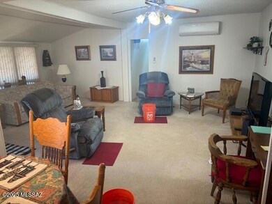 5658 Lazy Heart Living Room 3