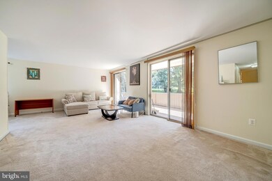 Lakeside Terrace unit 128, Bethesda, MD 20817 - photo 4