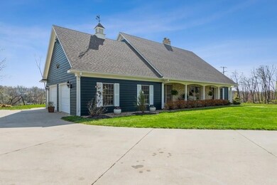 4361 Fox Meadow Dr SE, Cedar Rapids, IA 52403 - photo 2