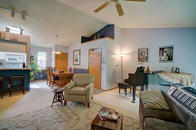 957 Park St unit 202, Oregon, WI 53575 - photo 5