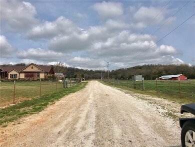 13736 Hogeye Rd, Prairie Grove, AR 72753 - photo 2