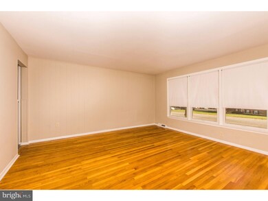 735 E Birchtree Ln, Claymont, DE 19703 - photo 6