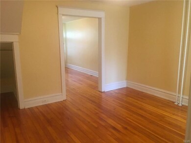 219 S Saint Cloud St, Allentown, PA 18104 - photo 5