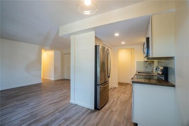 45 Bullocks Point Ave unit 5B, Riverside, RI 02915 - photo 6